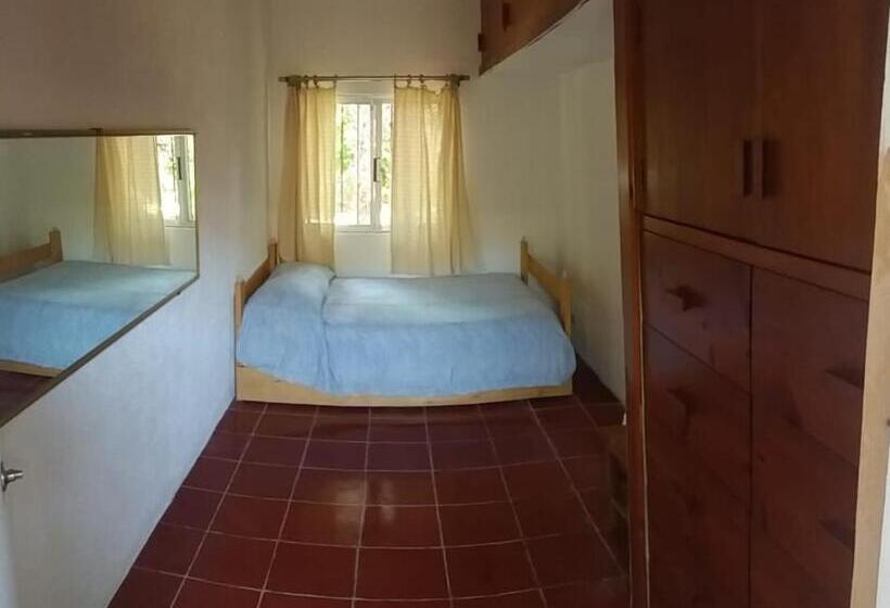 פנסיון La Playita Hostal