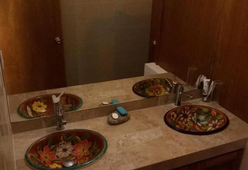 פנסיון La Playita Hostal