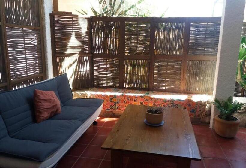 פנסיון La Playita Hostal