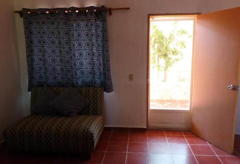 פנסיון La Playita Hostal