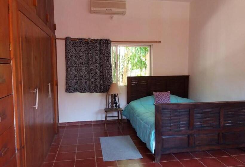 פנסיון La Playita Hostal