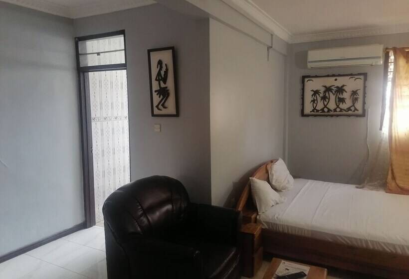 پانسیون Larjoe Guesthouse