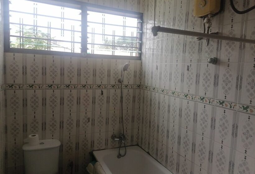 پانسیون Larjoe Guesthouse