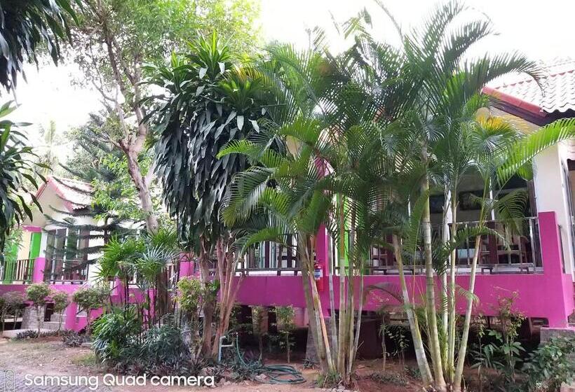 פנסיון Mae Somboon House