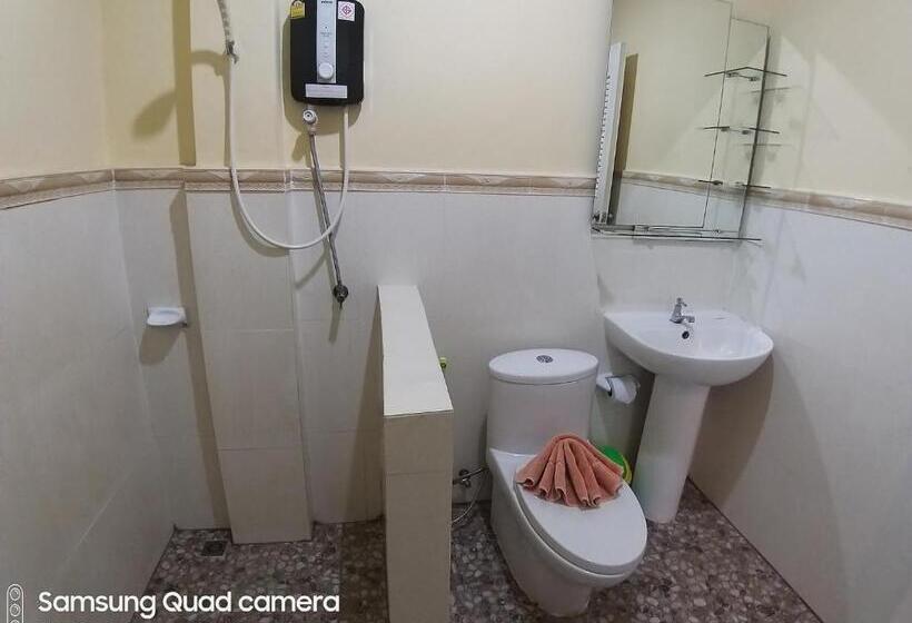 פנסיון Mae Somboon House