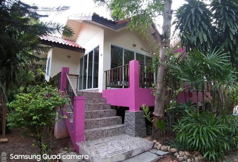 פנסיון Mae Somboon House