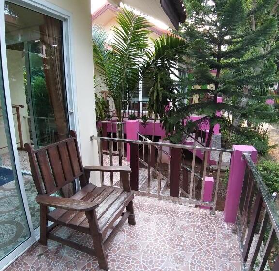 פנסיון Mae Somboon House