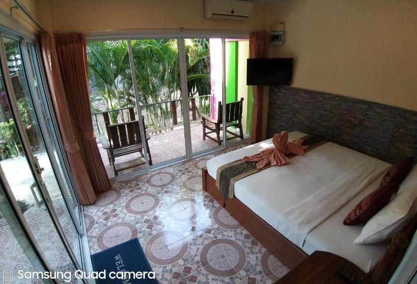 פנסיון Mae Somboon House