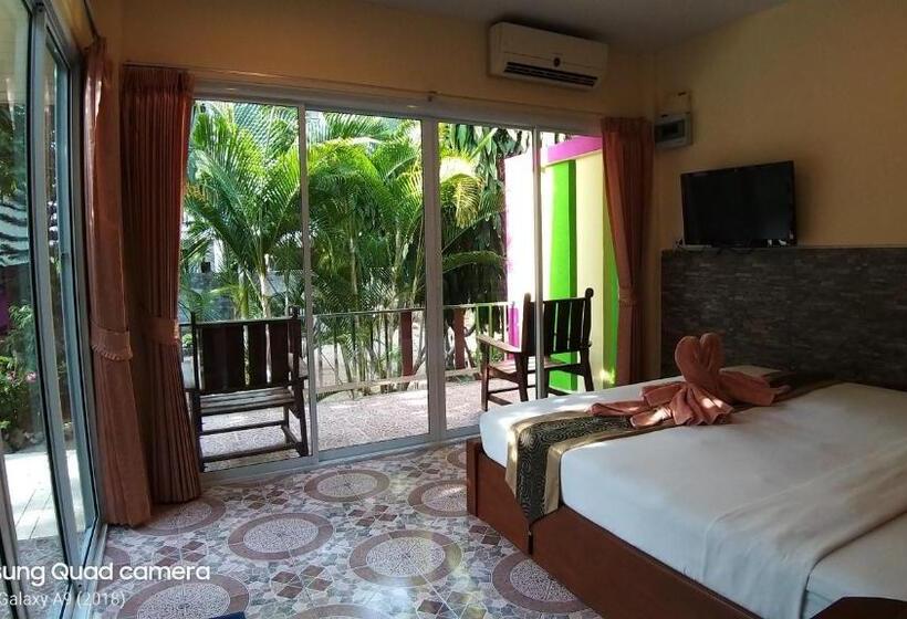 פנסיון Mae Somboon House