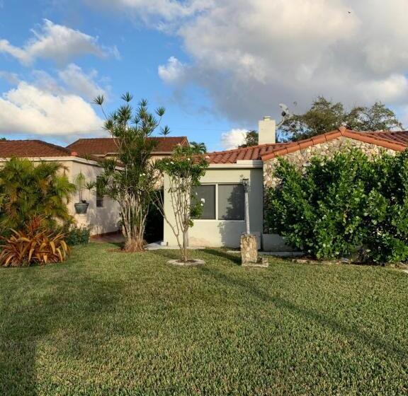 بنسيون Miami Private Guest House