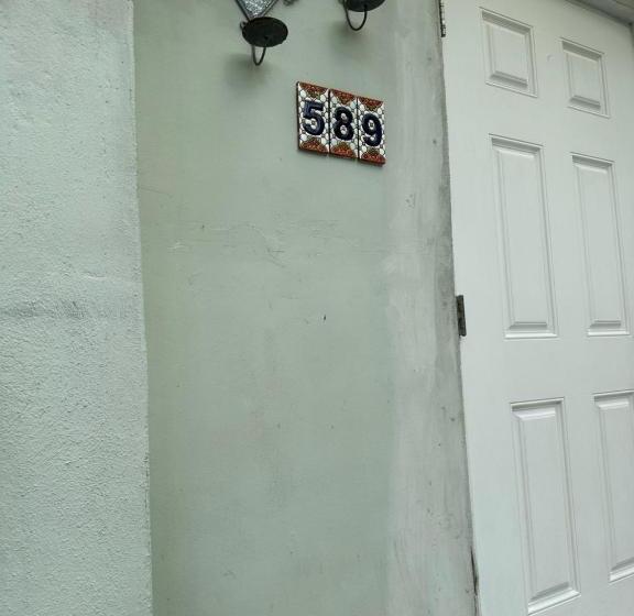 بنسيون Miami Private Guest House