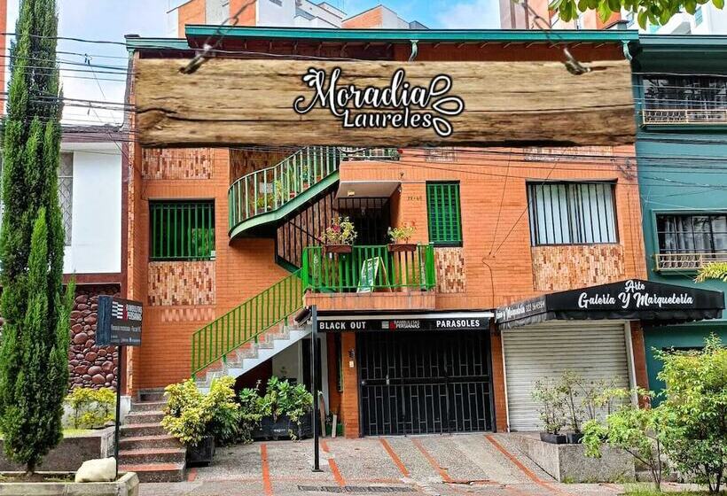 پانسیون Moradia Laureles Medellin