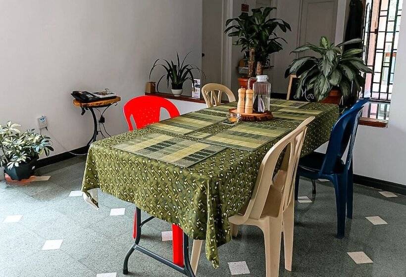 膳宿费 Moradia Laureles Medellin