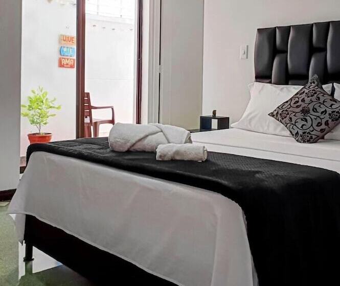 膳宿费 Moradia Laureles Medellin