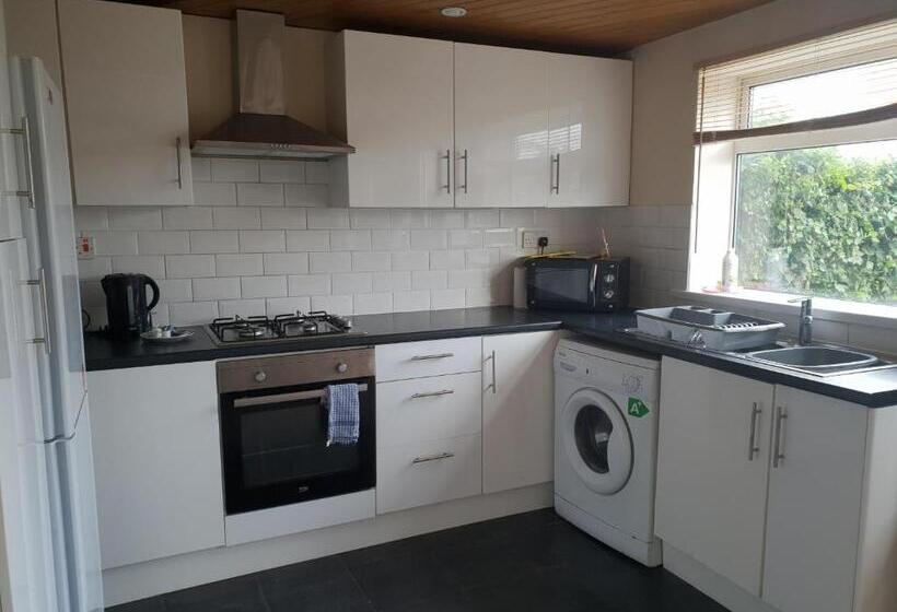 Пансион Oaksham Drive