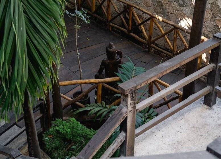 بنسيون Rustik Inn