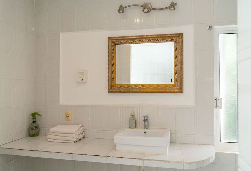 بنسيون Rustik Inn