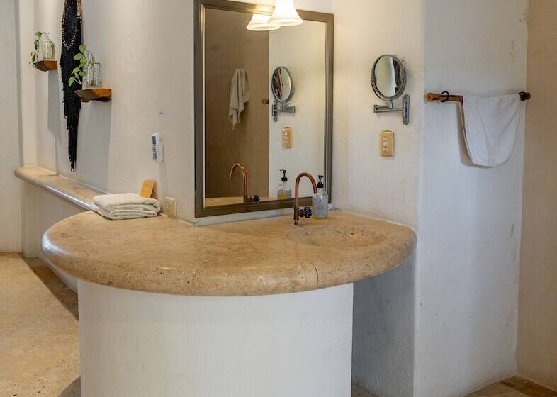 بنسيون Rustik Inn