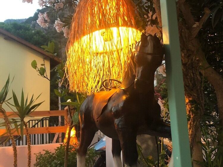 Pensão Smyrna Uzuncarsi