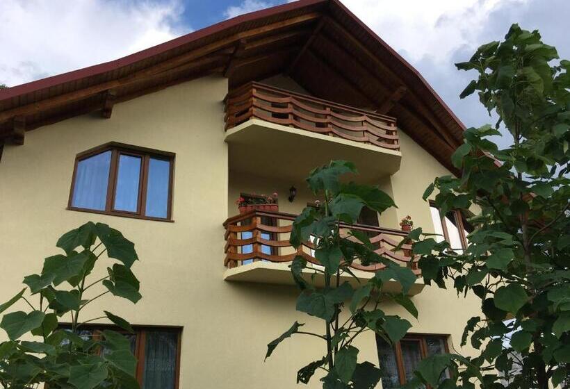 펜션 Sub Creasta Cocosului