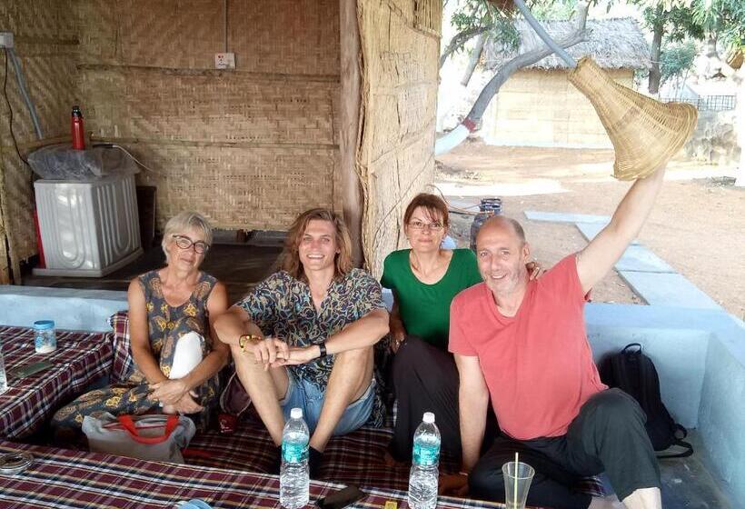 פנסיון Sunrise Guest House & Restaurant