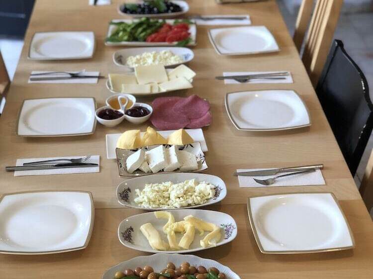 פנסיון Yeniköy House