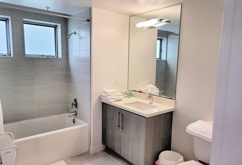 Santa Monica Promenade Condos