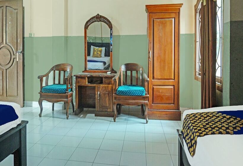 Spot On 92280 Hotel Romli