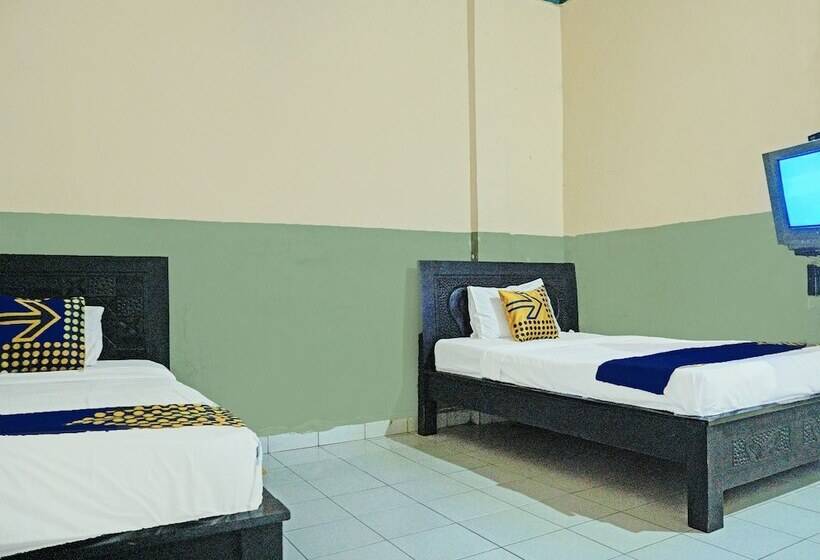 Spot On 92280 Hotel Romli