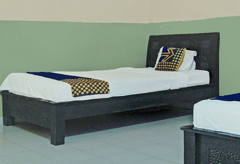Spot On 92280 Hotel Romli