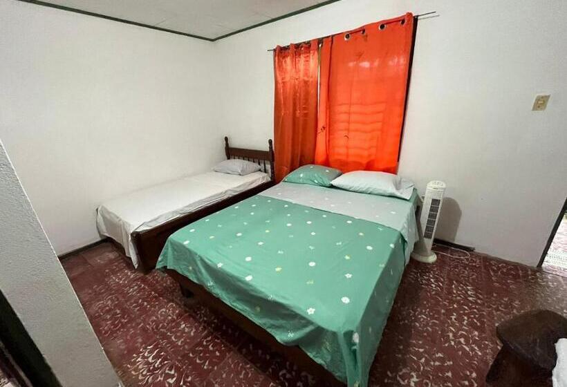 ユースホステル Cabinas Rhode Island