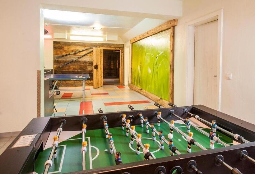 فندق صغير Jugendgästehaus Sportheim