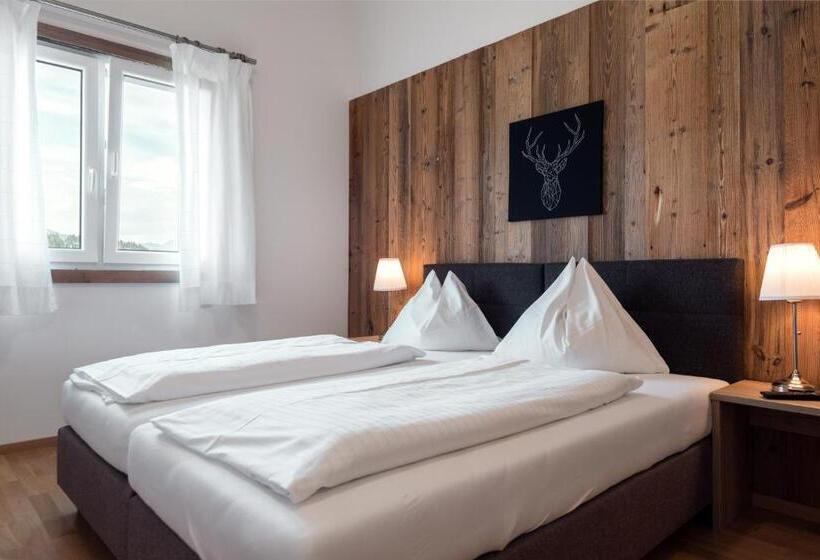 فندق صغير Jugendgästehaus Sportheim