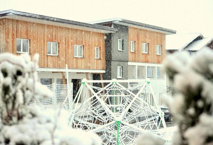 فندق صغير Jugendgästehaus Sportheim