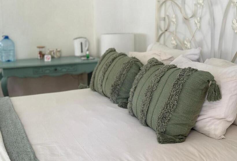 הוסטל Summerhill Inn