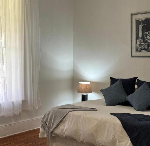 הוסטל Summerhill Inn