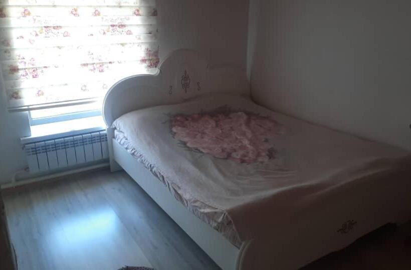 تختخواب و صبحانه гостивой дом у нургыз