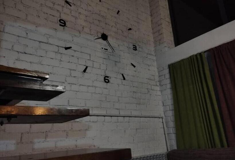 تختخواب و صبحانه гостивой дом у нургыз