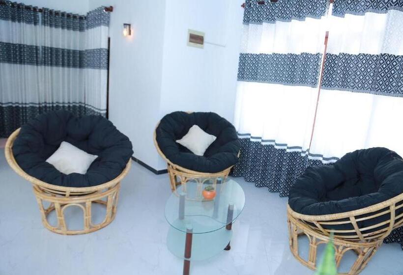 ベッドアンドブレックファースト All Day Ahangama