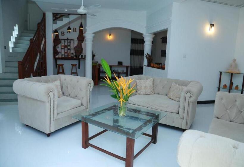 ベッドアンドブレックファースト All Day Ahangama