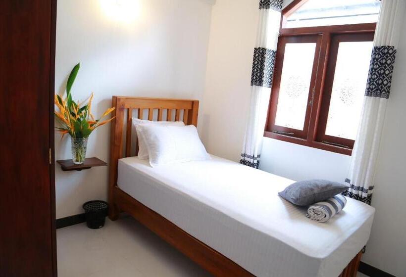 مبيت وإفطار All Day Ahangama