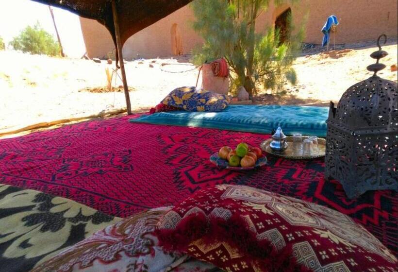 تختخواب و صبحانه Camp Iguidi Tours