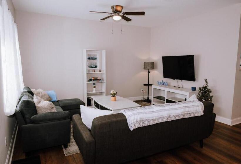 مبيت وإفطار Charming Urban Oasis