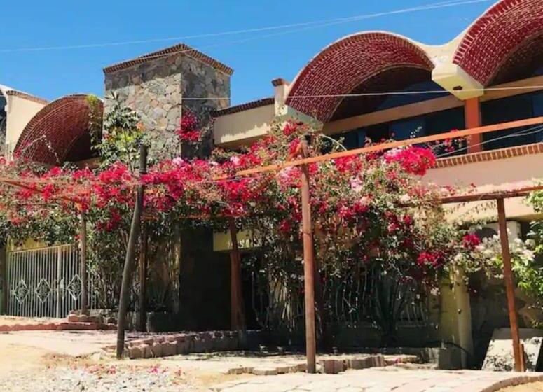تختخواب و صبحانه La Casa Grande