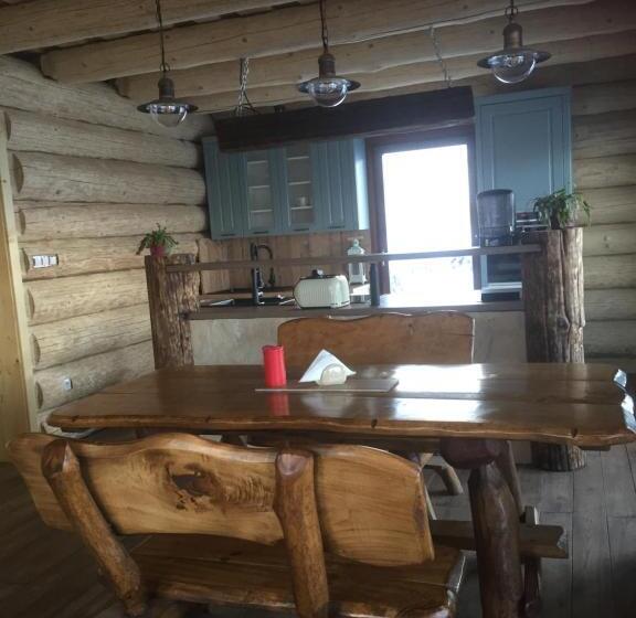 Bed and Breakfast Log House Poludnica