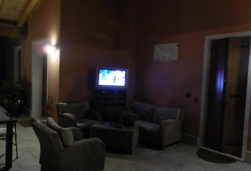 ベッドアンドブレックファースト Villarosa