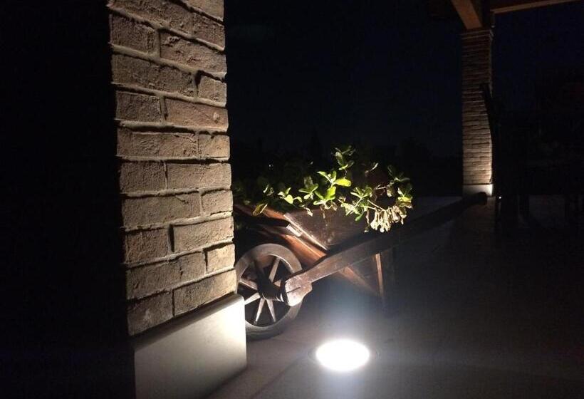 ベッドアンドブレックファースト Villarosa