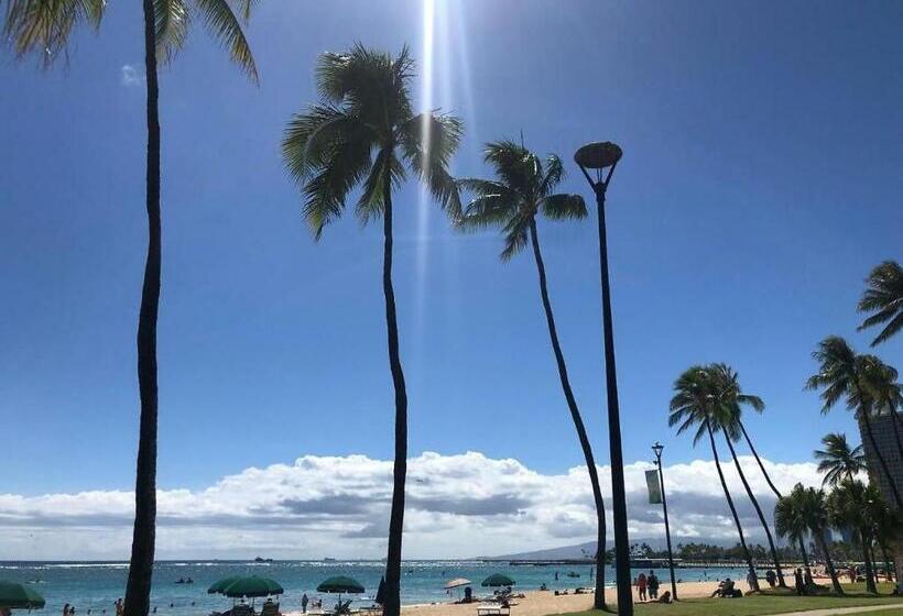 By The Beach Waikiki Heritage Hotel Honalulu