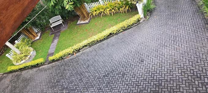 Emerald Hotel And Banquet