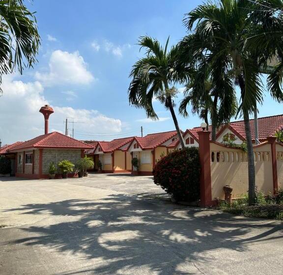 בית מלון כפרי โรงแรมกู๊ดอินน์